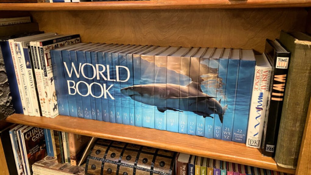Man buys last remaining physical encyclopedia in print and has no regrets