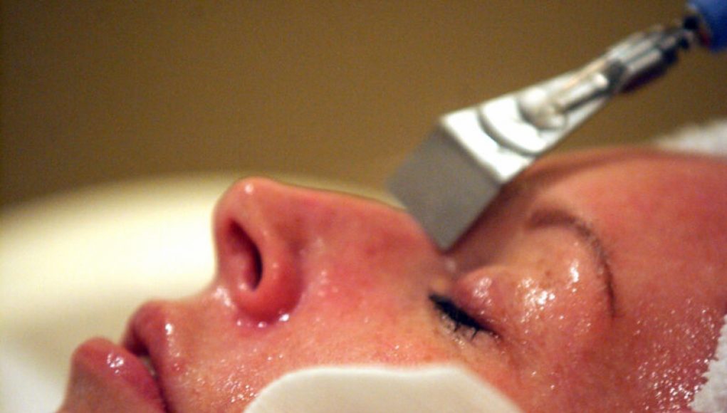 Celebrities’ Endorsement of “Vampire Facials” Tied to Surge in HIV Infections