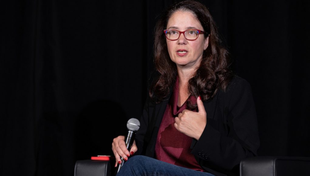 Navigating the Challenges of Data Governance, Transparency, and Trust in the Era of Generative AI