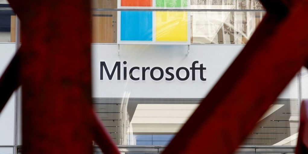 Microsoft Seeks Salespeople with AI Copilots